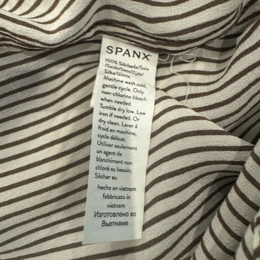 Spanx Washable Silk Long-Sleeve Shirt in Cedar/True Ivory Size Medium - Picture 7 of 8